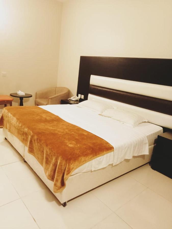 Aliqbal Hotel Khobar Buitenkant foto